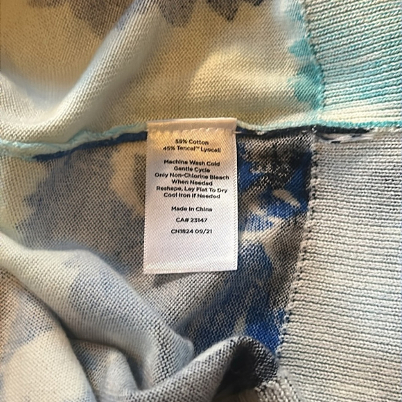 LIKE NEW BEAUTIFUL TALBOTS BRAND BLUE FLORAL SIZE XS - Picture 7 of 7